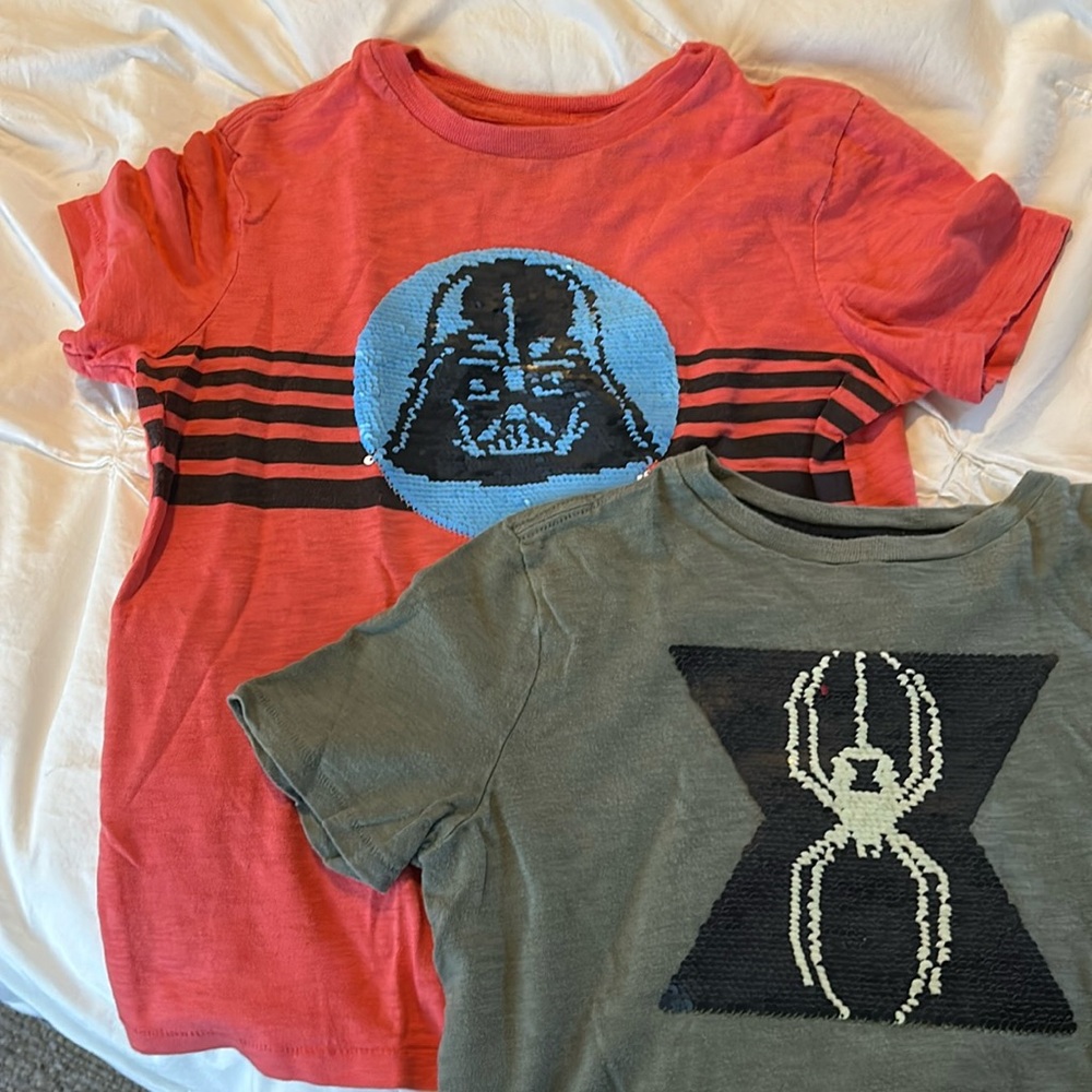 2 GAP boys flip sequin tshirts - Size Medium